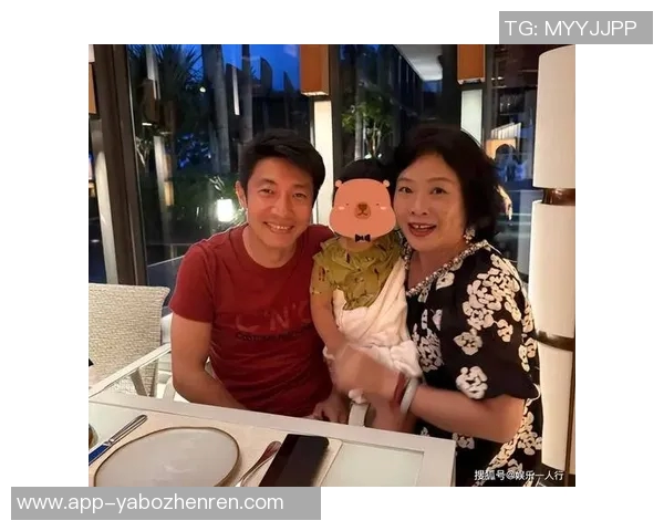 李观洋与头盔视频的对决引发热议背后的真相与影响分析 李观洋与头盔视频的对决引发热议背后的真相与影响分析